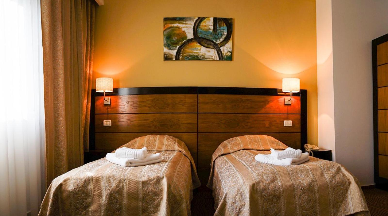 Hotel Criss Βουκουρέστι Εξωτερικό φωτογραφία