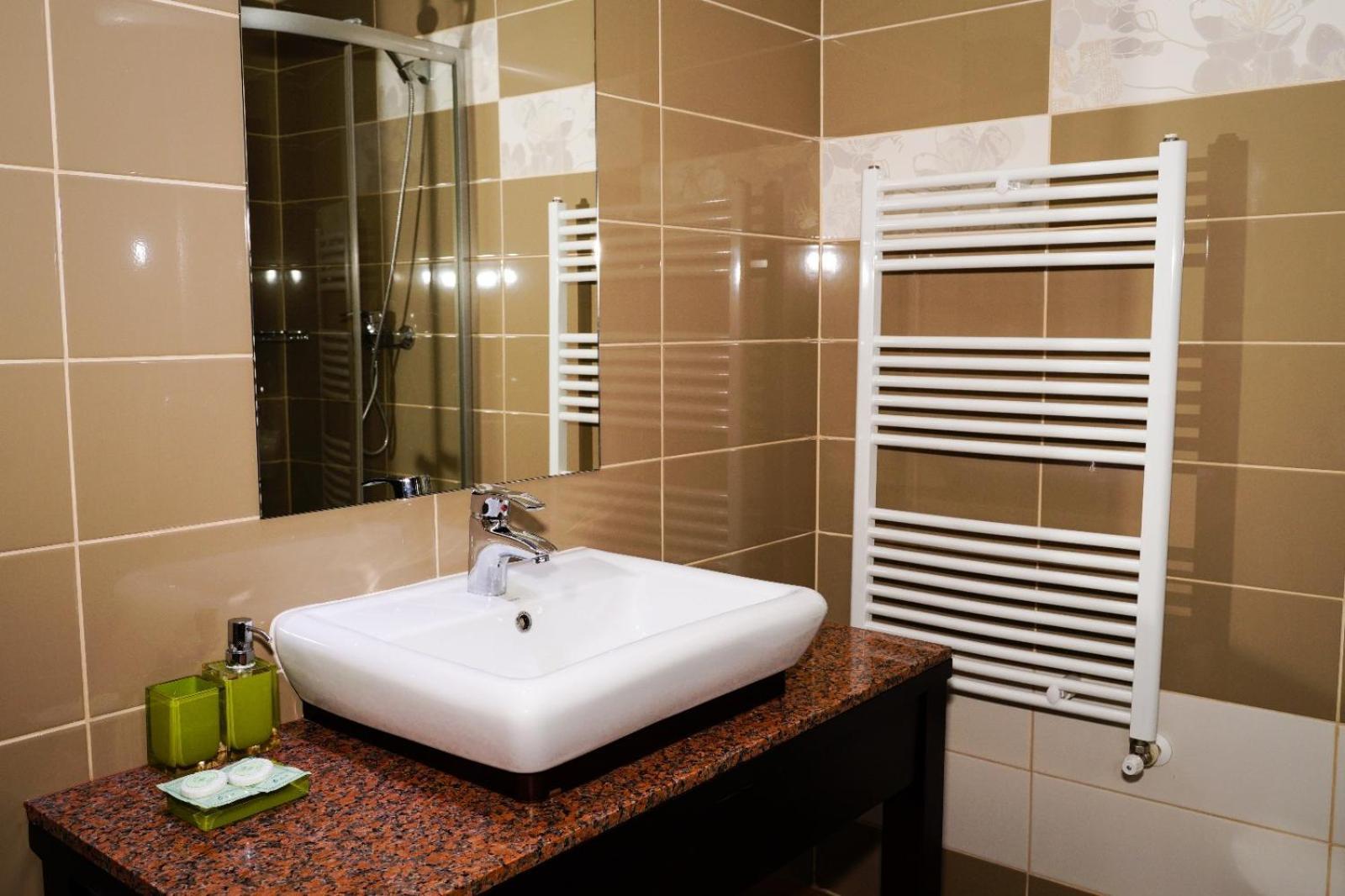 Hotel Criss Βουκουρέστι Εξωτερικό φωτογραφία