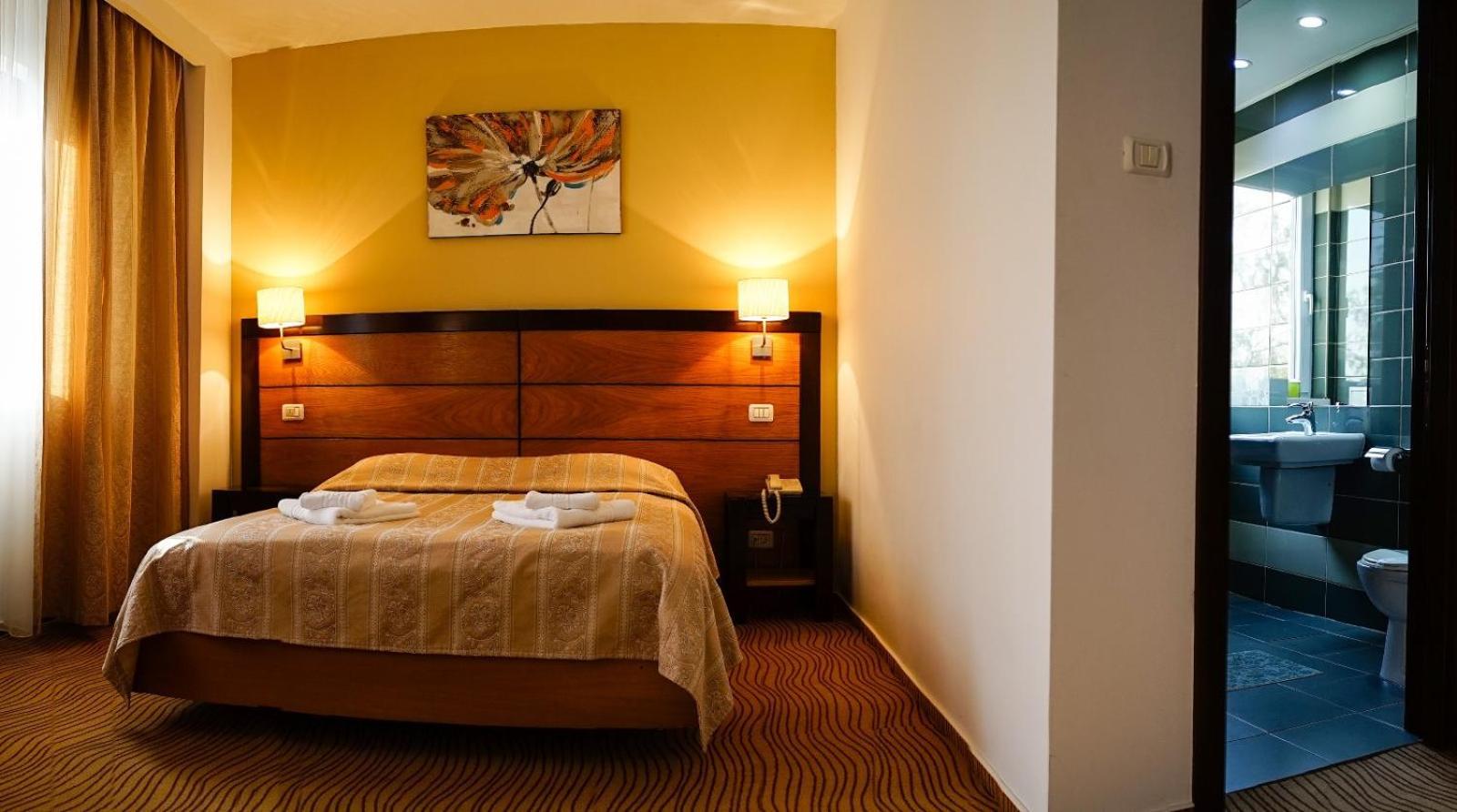 Hotel Criss Βουκουρέστι Εξωτερικό φωτογραφία