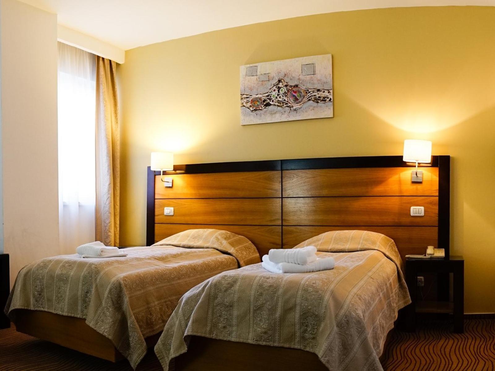 Hotel Criss Βουκουρέστι Εξωτερικό φωτογραφία