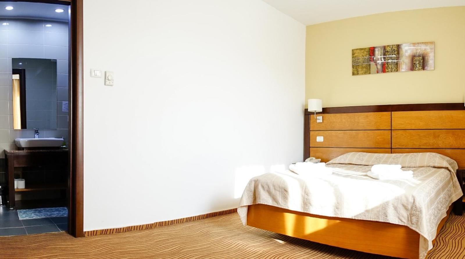 Hotel Criss Βουκουρέστι Εξωτερικό φωτογραφία